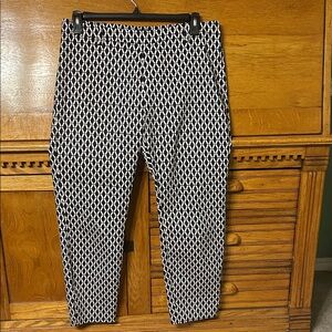 H&M Black White Geometric Diamond Print Slim Flat Front Ankle Trouser Pants